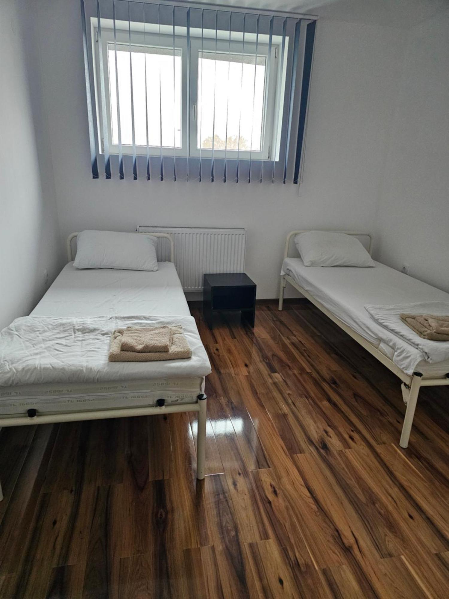 Hotel Dnd-X Pančevo Esterno foto